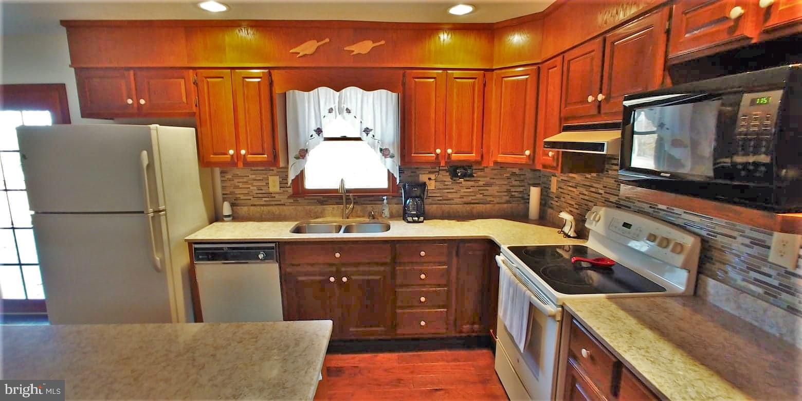 5503 Blue Run Road Somerset, VA 22972 - Photo 7 of 73 Plenty of cabinet space