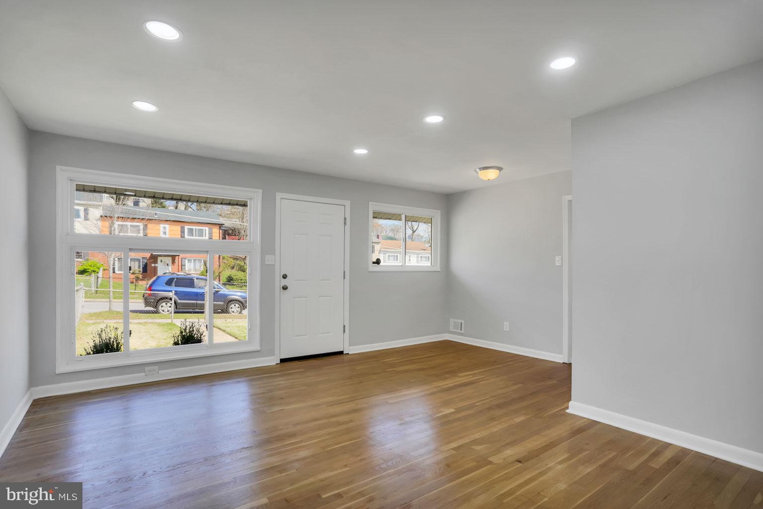7405 Greeley Road Hyattsville, MD 20785 - Photo 4 of 28 Living Room