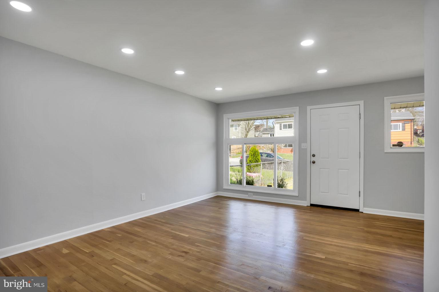 7405 Greeley Road Hyattsville, MD 20785 - Photo 7 of 28 Living Room