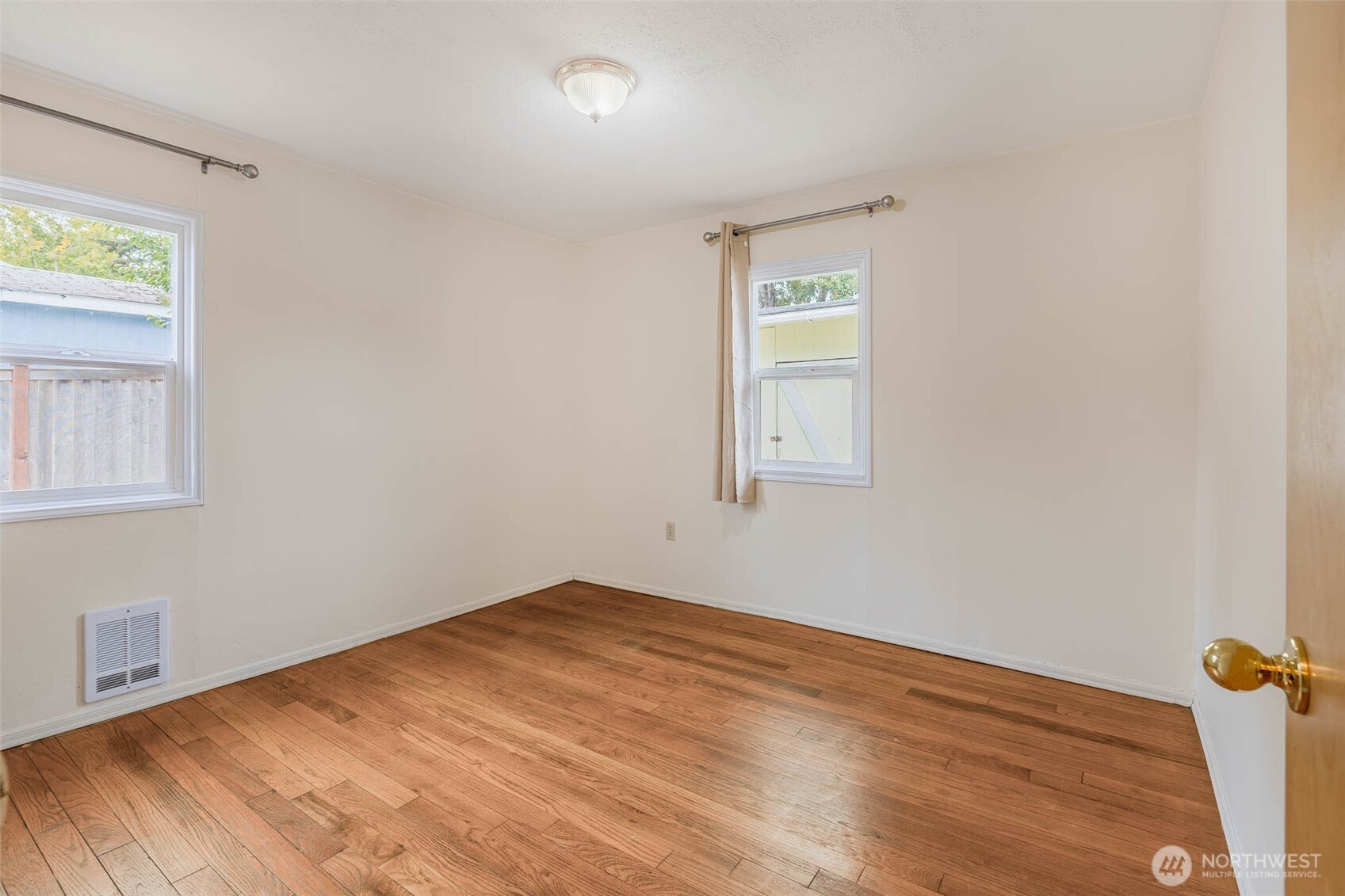 2703 Maple Street Bremerton, WA 98310 - Photo 16 of 28 Gallery Image 16