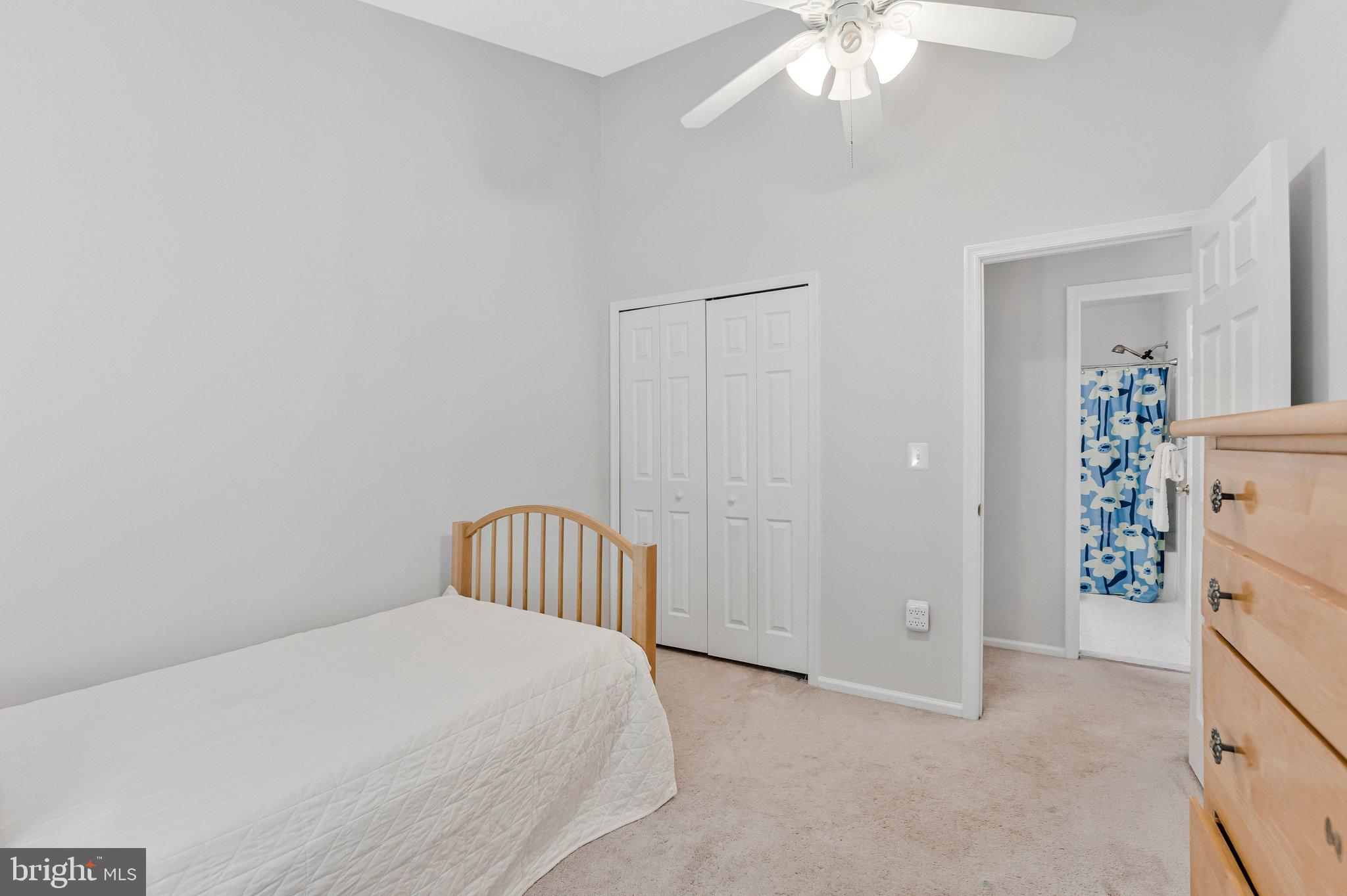 265 Chelmsford Court Sterling, VA 20165 - Photo 27 of 40