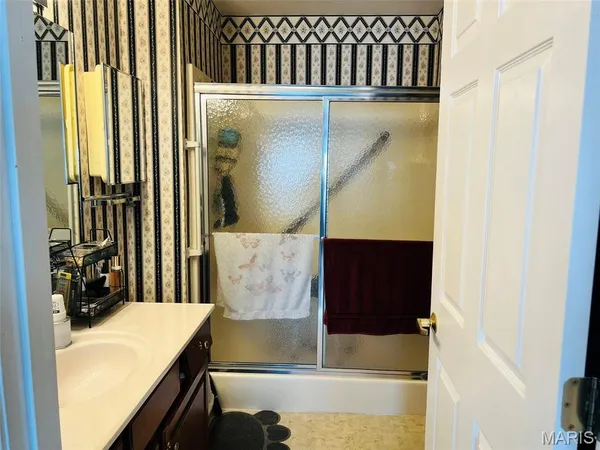 $310,000 | 721 Ridge Street, Unit 1 2 & 3, Shelbina, MO 63468