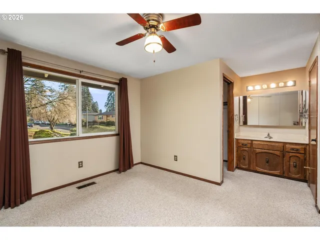 $470,000 | 18320 Chris Court, Gladstone, OR 97027