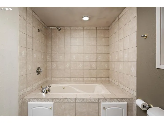 $470,000 | 18320 Chris Court, Gladstone, OR 97027