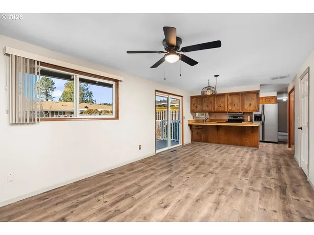 $470,000 | 18320 Chris Court, Gladstone, OR 97027