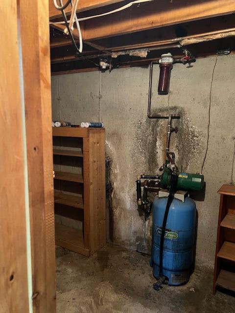 382 Wrightville Road Ashland, ME 04732 - Photo 31 of 46 water pump and storage