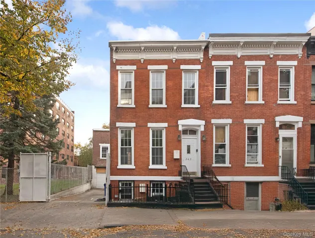$3,900,000 | 342 Carroll Street | Carroll Gardens