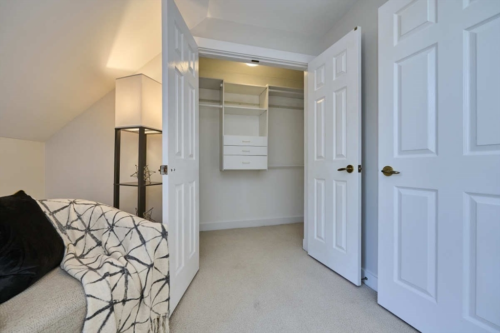 626 Washington Street, Unit 4 Brookline, MA 02446 - Photo 25 of 37