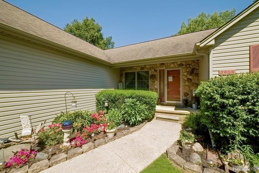2968 Texter Road Leonard, MI 48367 - Photo 6 of 38
