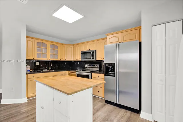 $539,000 | 16415 Southwest 73rd Terrace, Miami, FL 33193