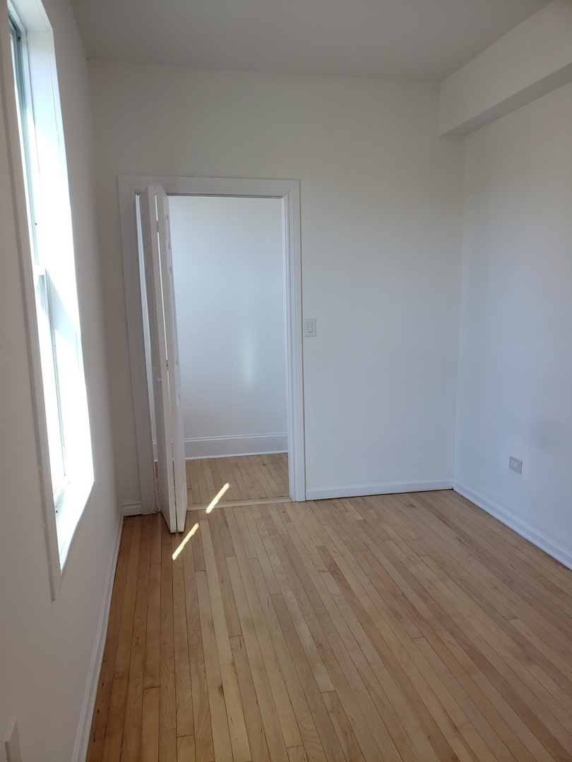 2705 West 24th Street, Unit 2 Chicago, IL 60608 - Photo 7 of 8