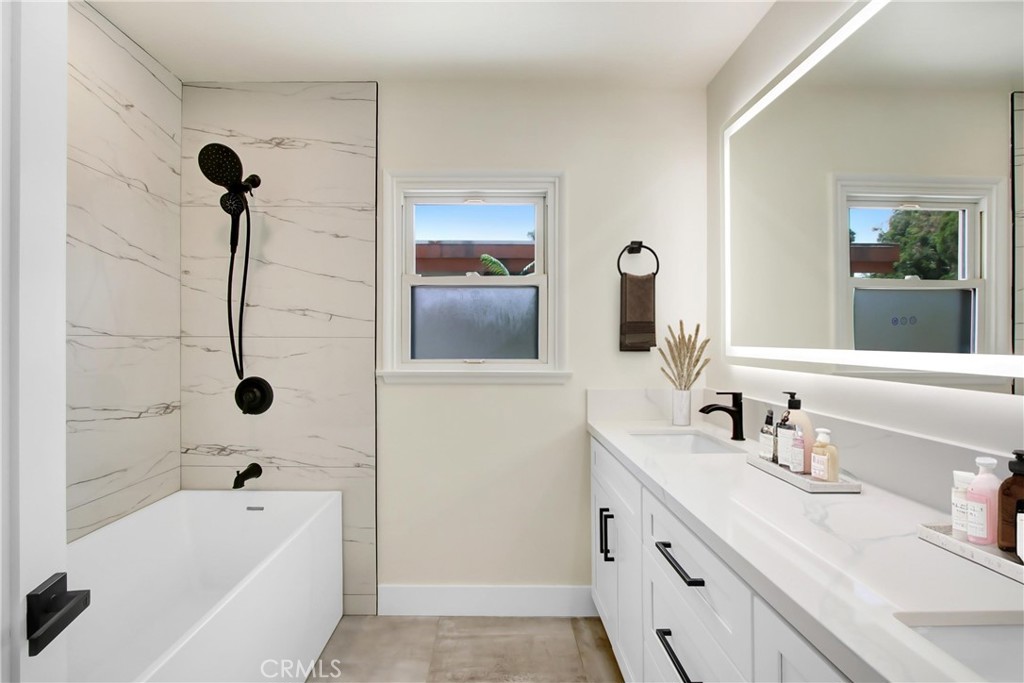 4061 Maplewood Place Riverside, CA 92506 - Photo 17 of 29 Hall Bath