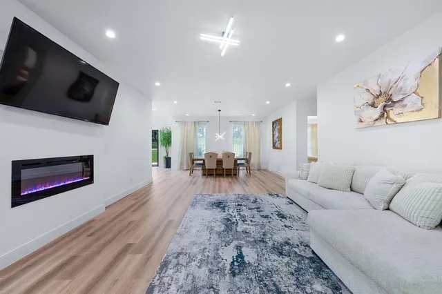 $715,000 | 705 Heather Woods Drive, Tool, TX 75143