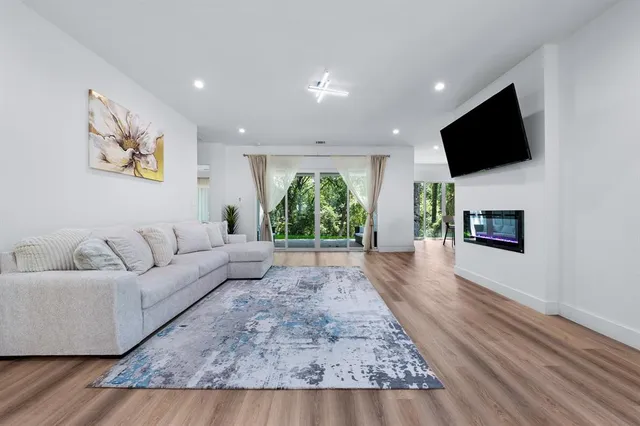 $715,000 | 705 Heather Woods Drive, Tool, TX 75143