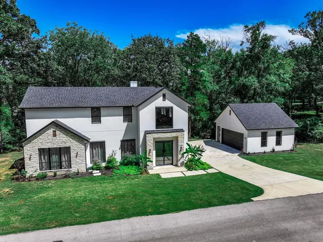 $715,000 | 705 Heather Woods Drive, Tool, TX 75143