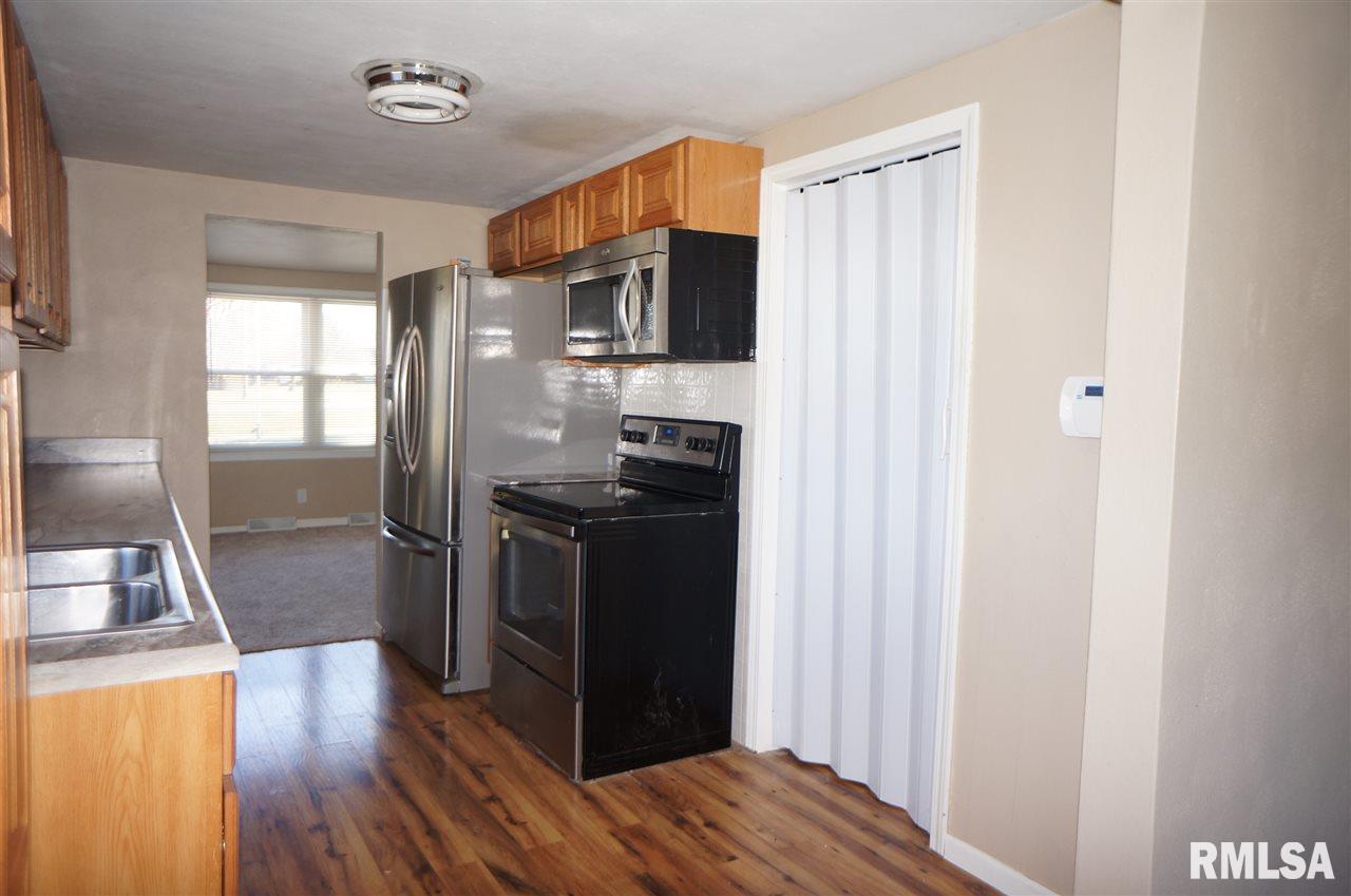 1614 Coyne Center Road Milan, IL 61264 - Photo 11 of 23 Gallery Image 11