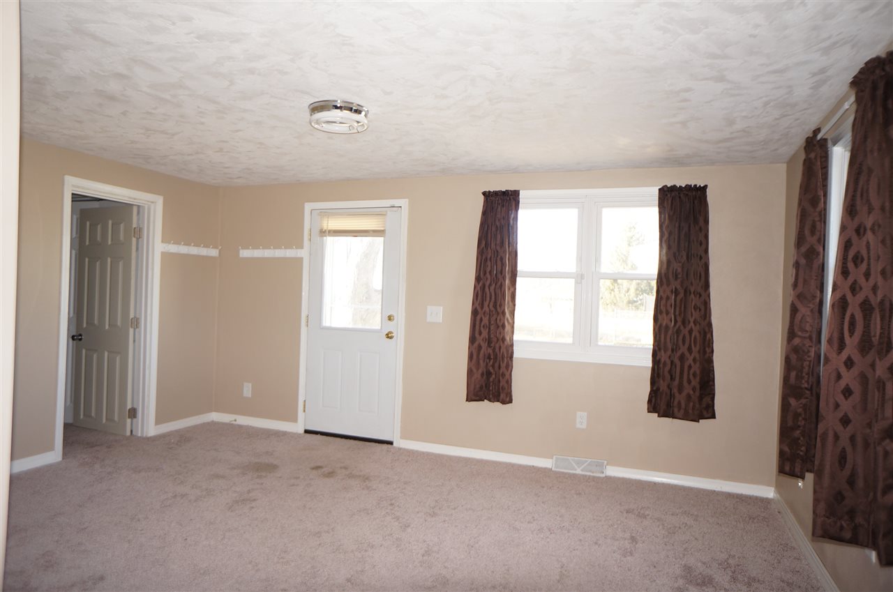 1614 Coyne Center Road Milan, IL 61264 - Photo 13 of 23 Gallery Image 13