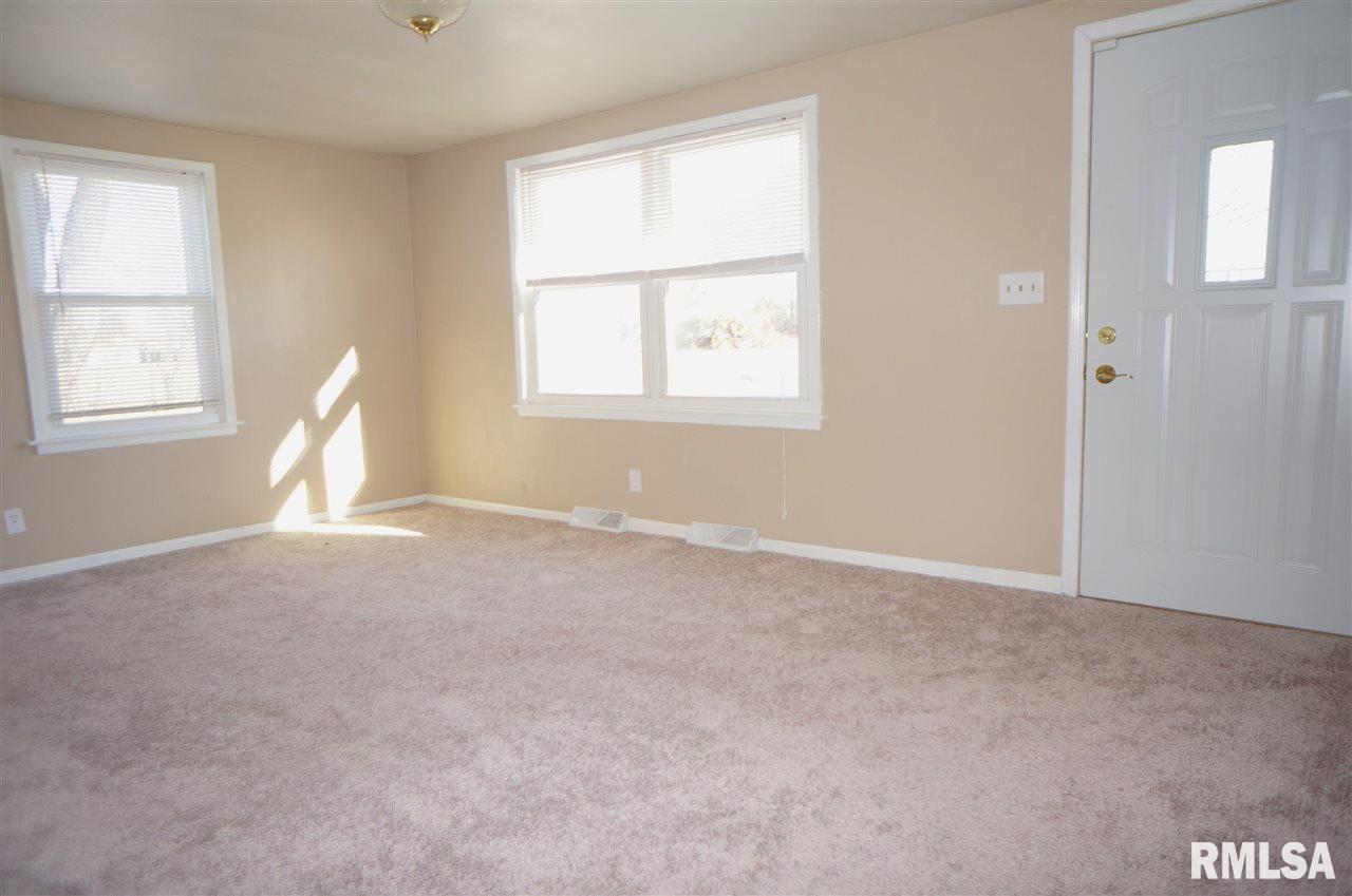 1614 Coyne Center Road Milan, IL 61264 - Photo 4 of 23 Gallery Image 4