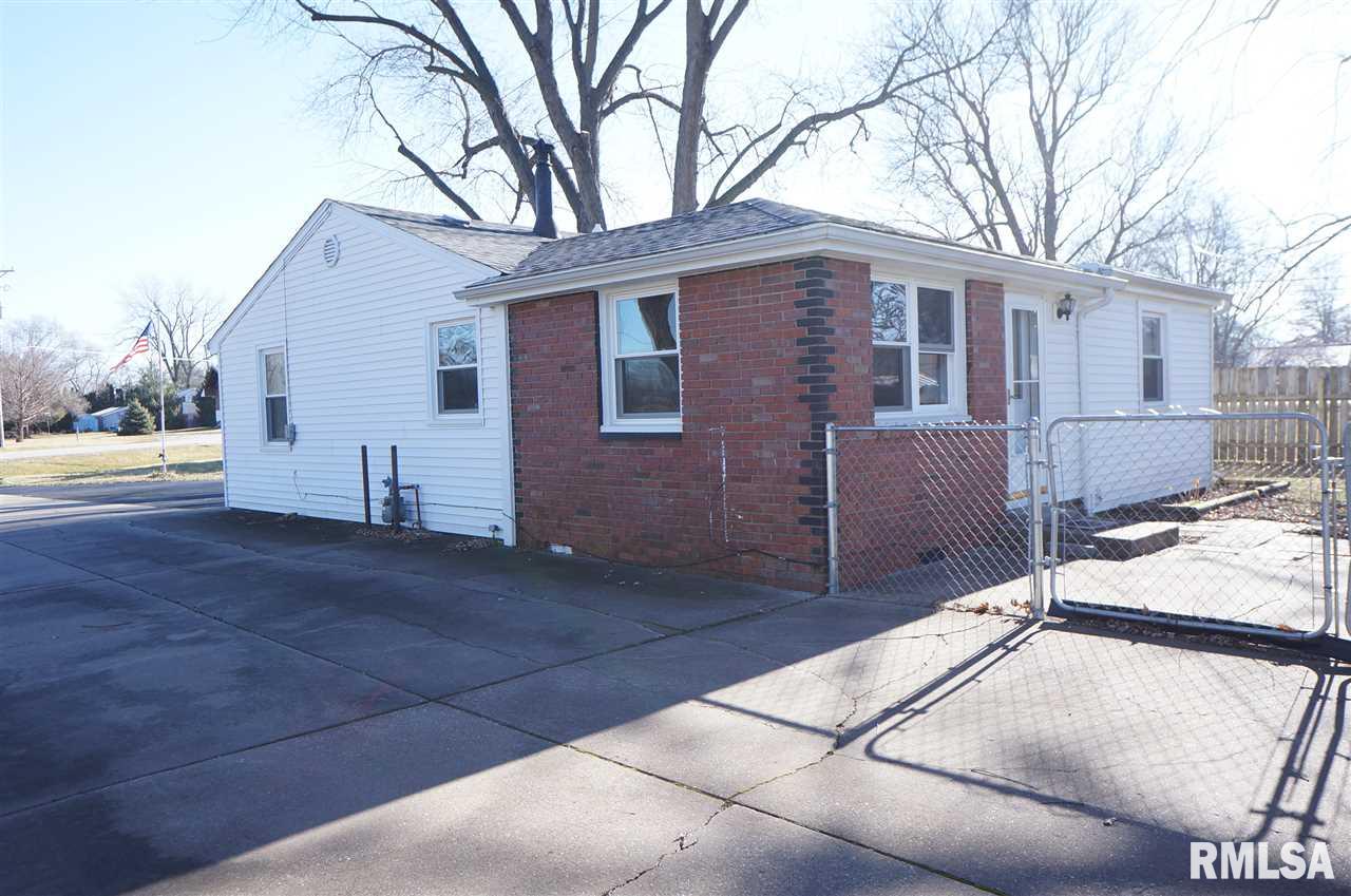 1614 Coyne Center Road Milan, IL 61264 - Photo 5 of 23 Gallery Image 5