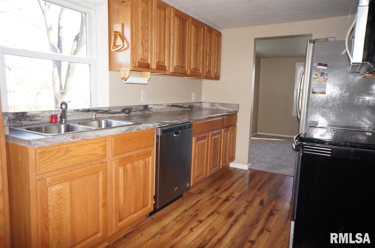1614 Coyne Center Road Milan, IL 61264 - Photo 9 of 23 Gallery Image 9