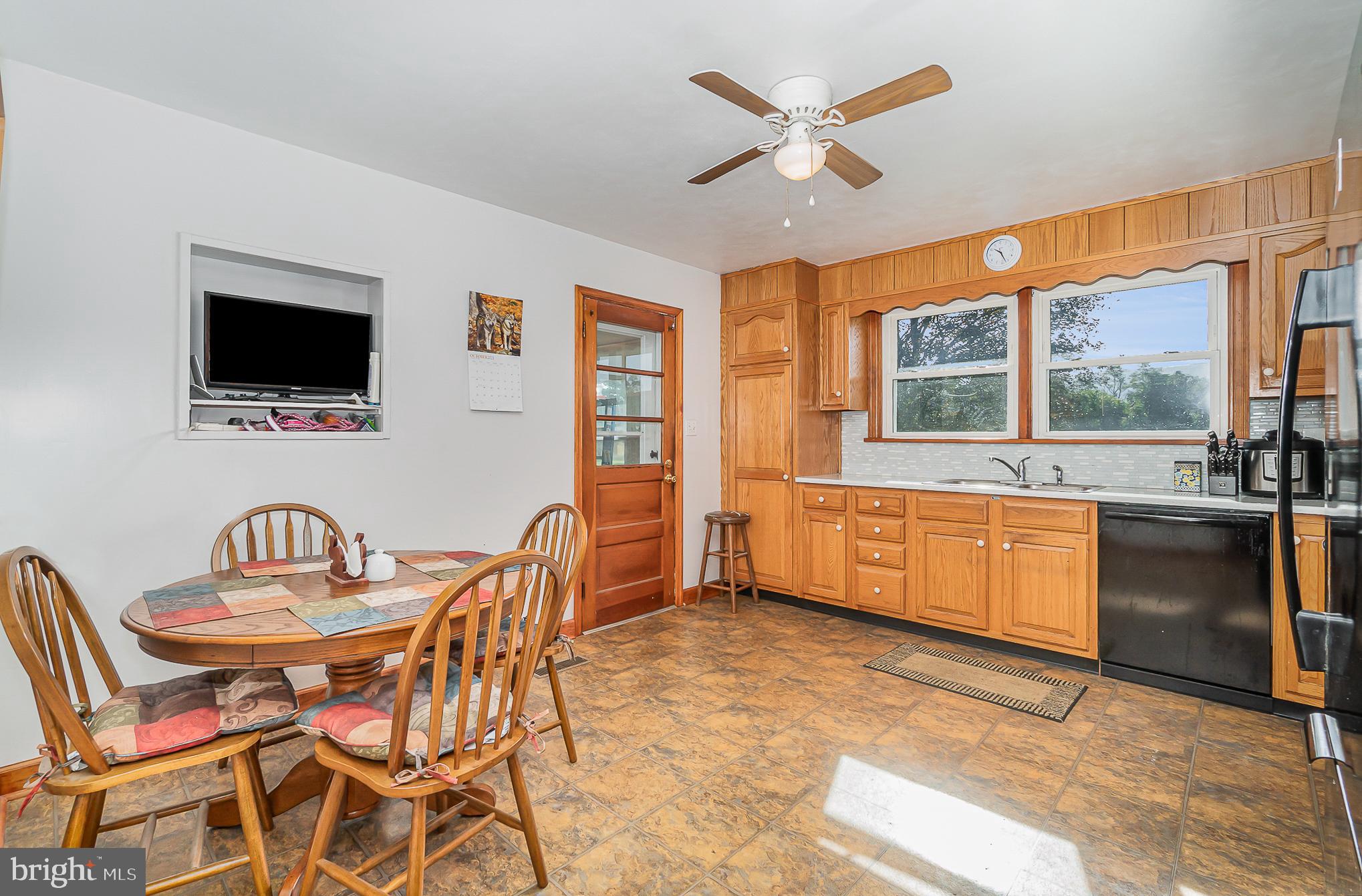 421 Pine Road Mount Holly Springs, PA 17065 - Photo 11 of 34 Gallery Image 11