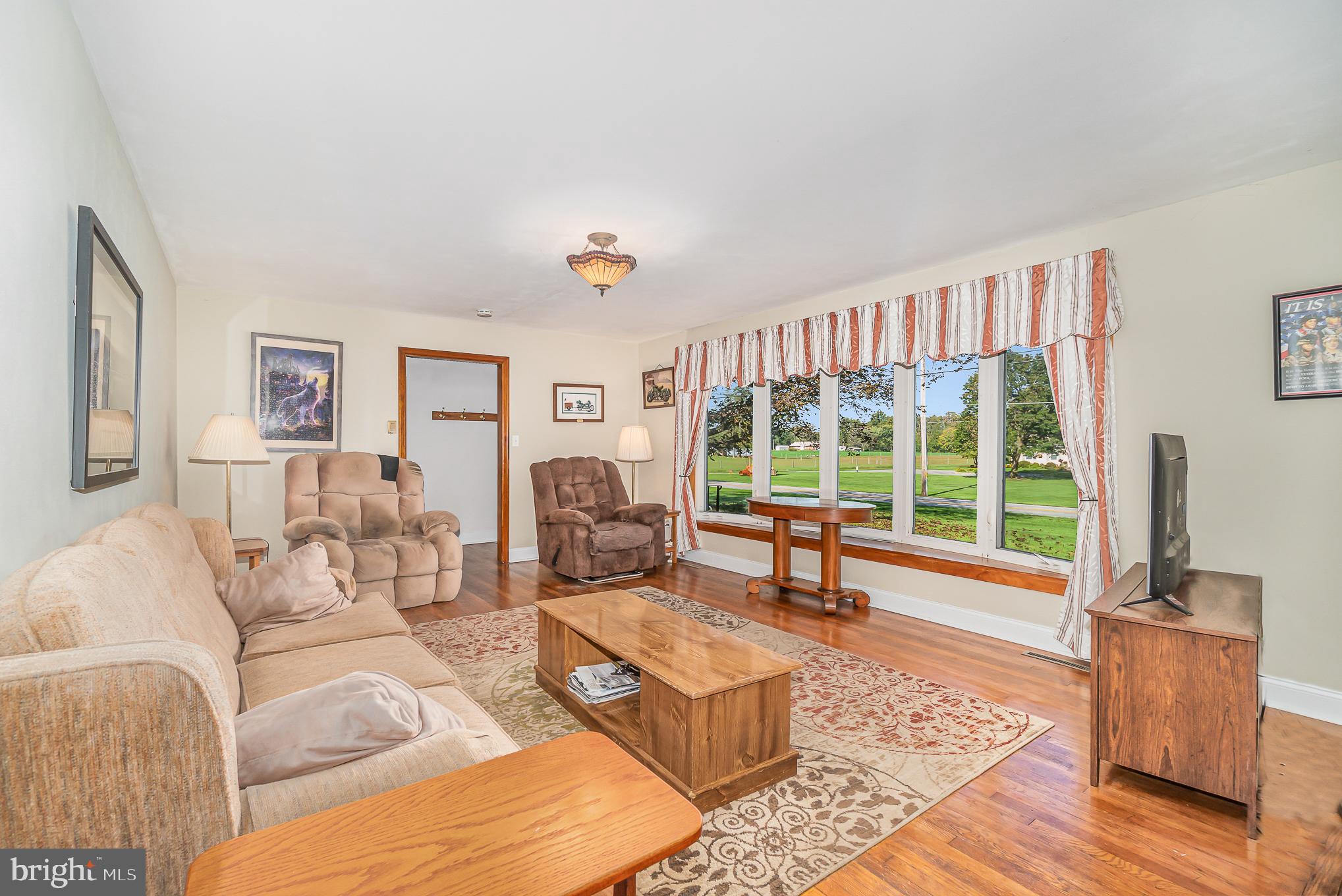 421 Pine Road Mount Holly Springs, PA 17065 - Photo 6 of 34 Gallery Image 6