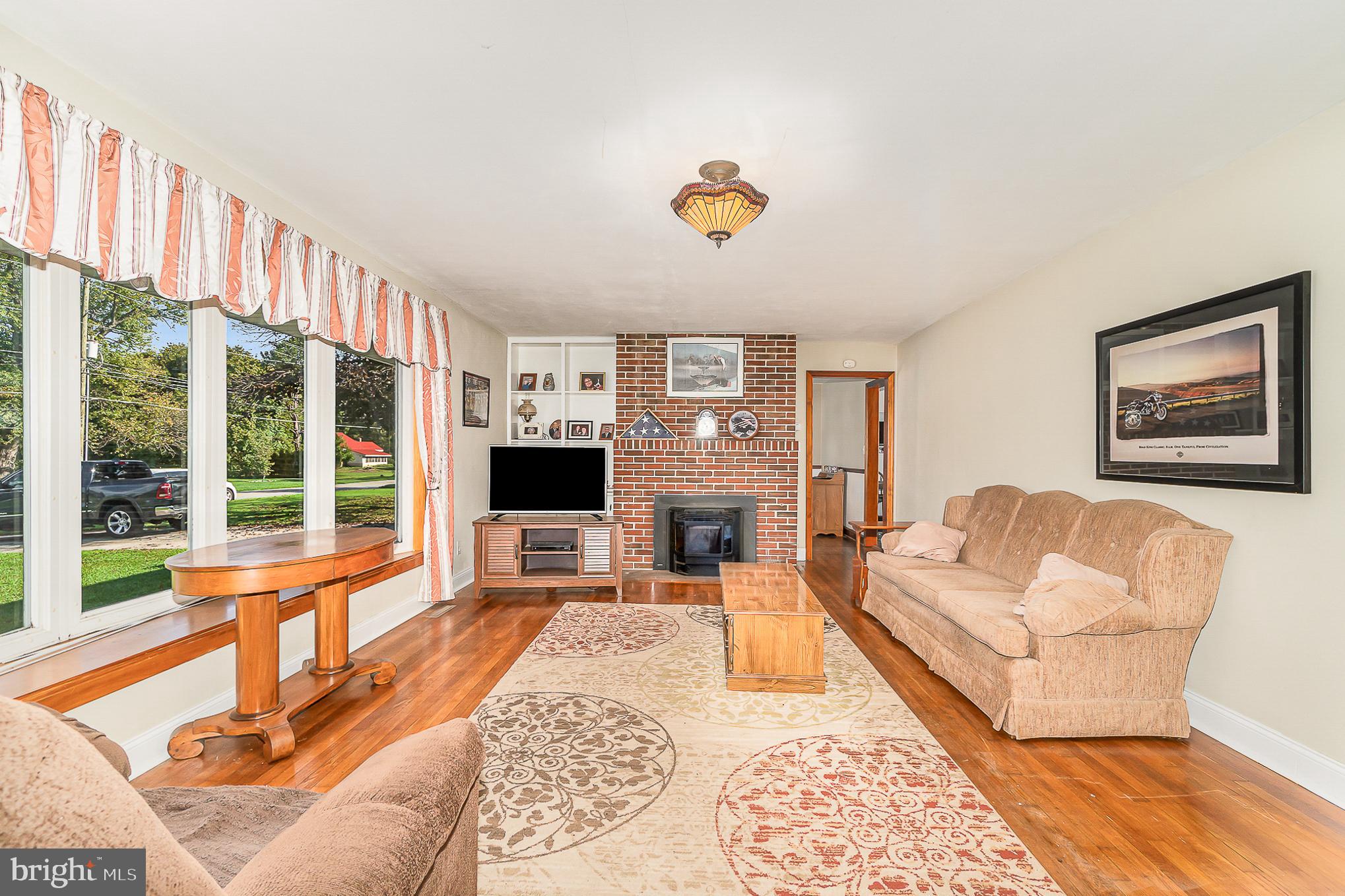 421 Pine Road Mount Holly Springs, PA 17065 - Photo 7 of 34 Gallery Image 7