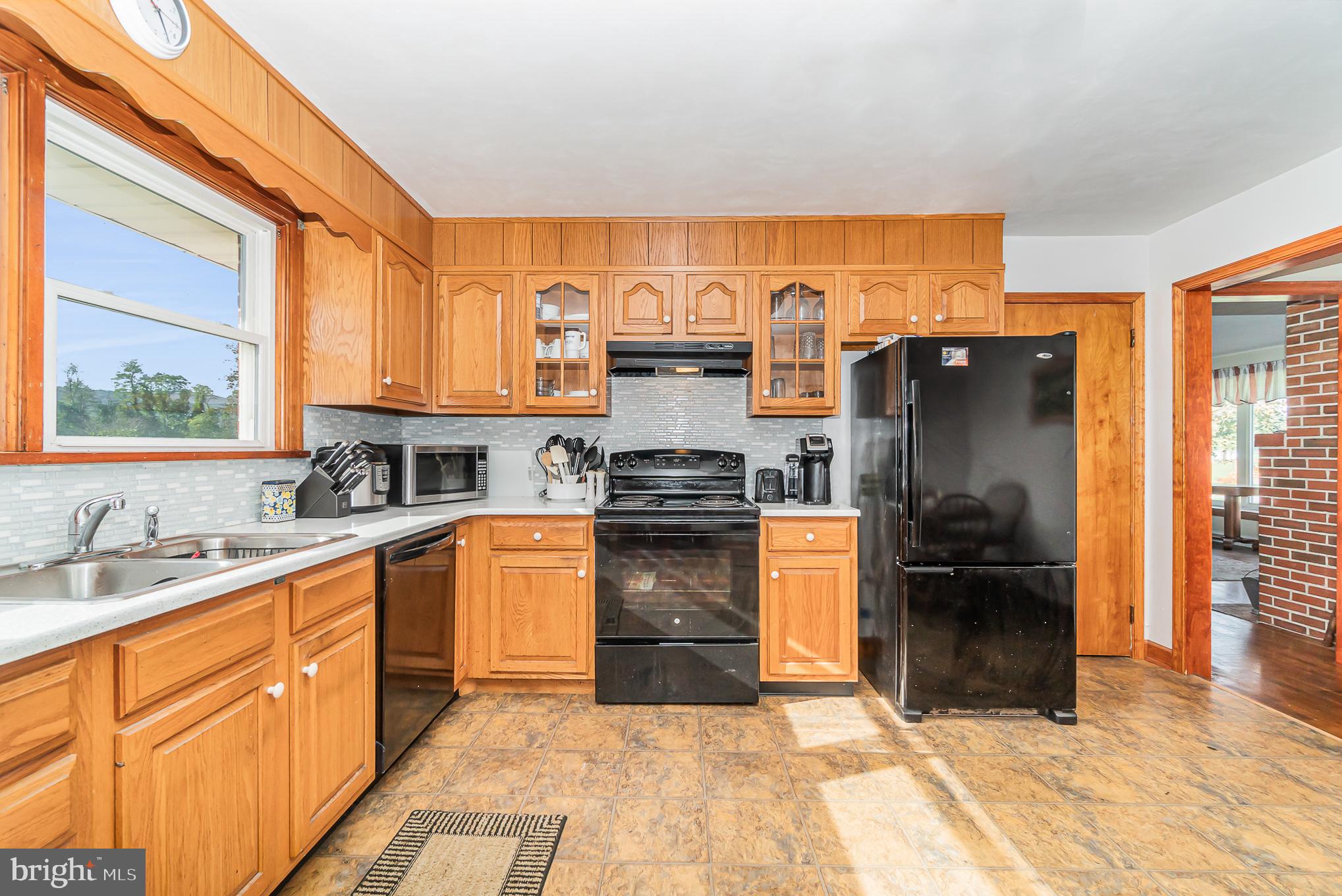 421 Pine Road Mount Holly Springs, PA 17065 - Photo 9 of 34 Gallery Image 9