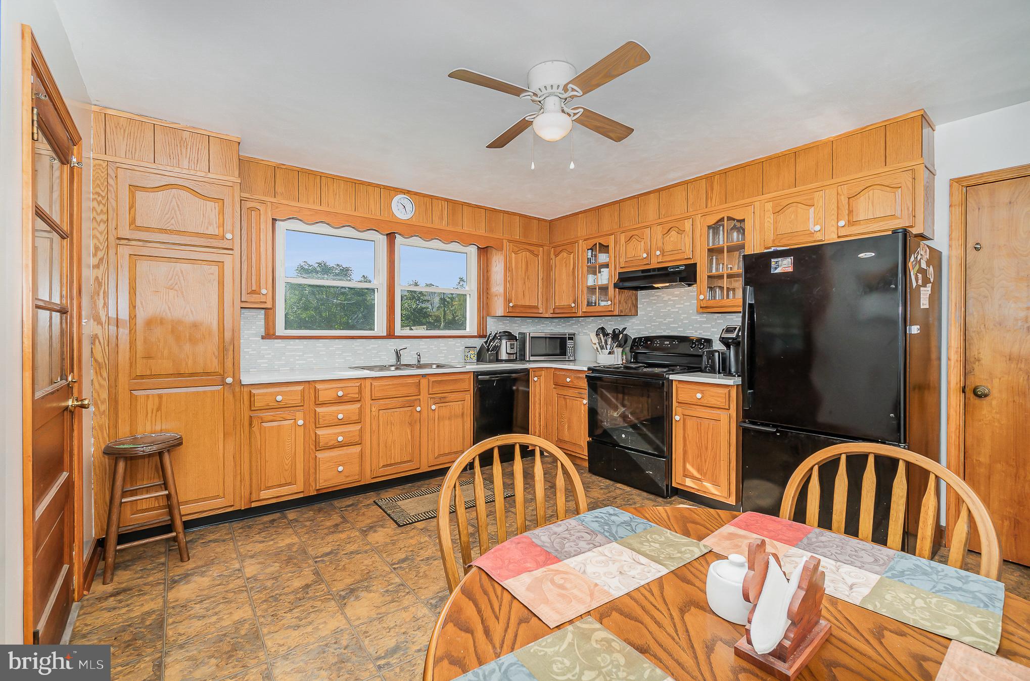 421 Pine Road Mount Holly Springs, PA 17065 - Photo 10 of 34 Gallery Image 10
