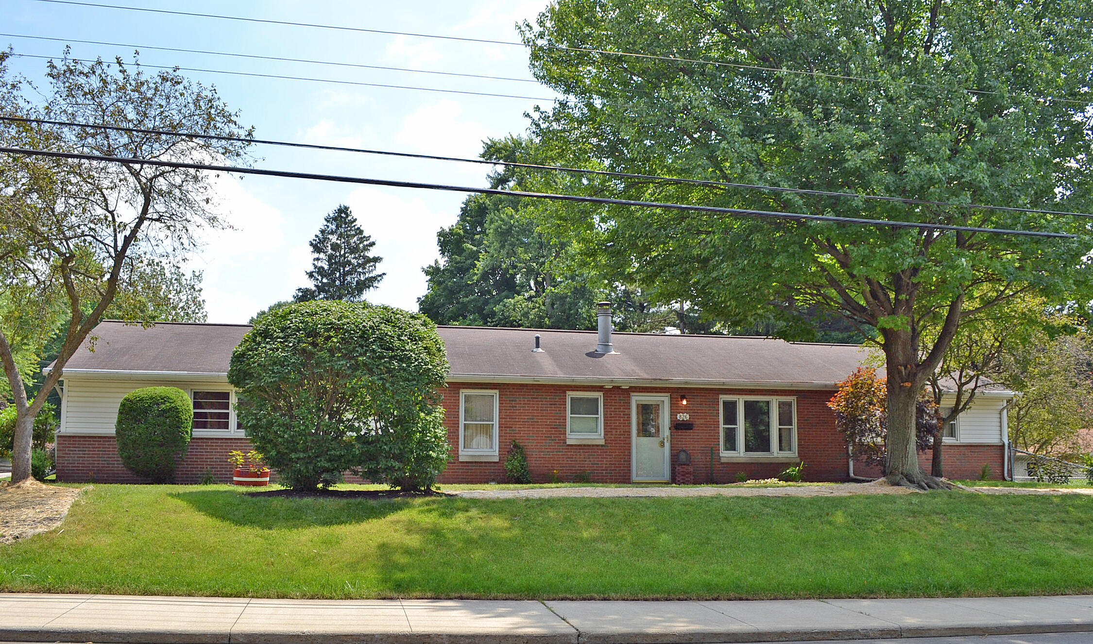 826 Yellowstone Road Valparaiso, IN 46385 - Photo 1 of 22 2250x1326