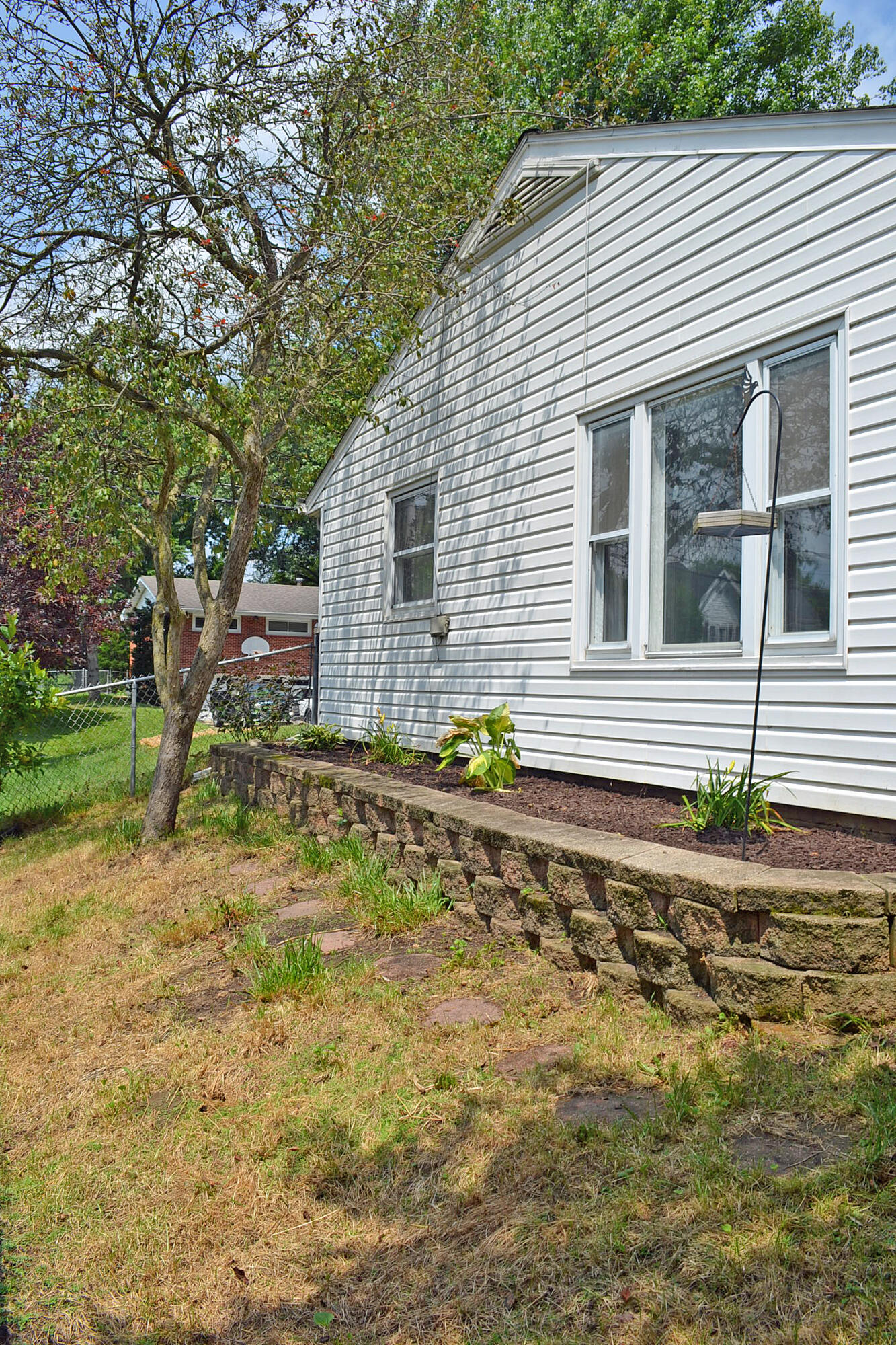 826 Yellowstone Road Valparaiso, IN 46385 - Photo 20 of 22 1333x2000
