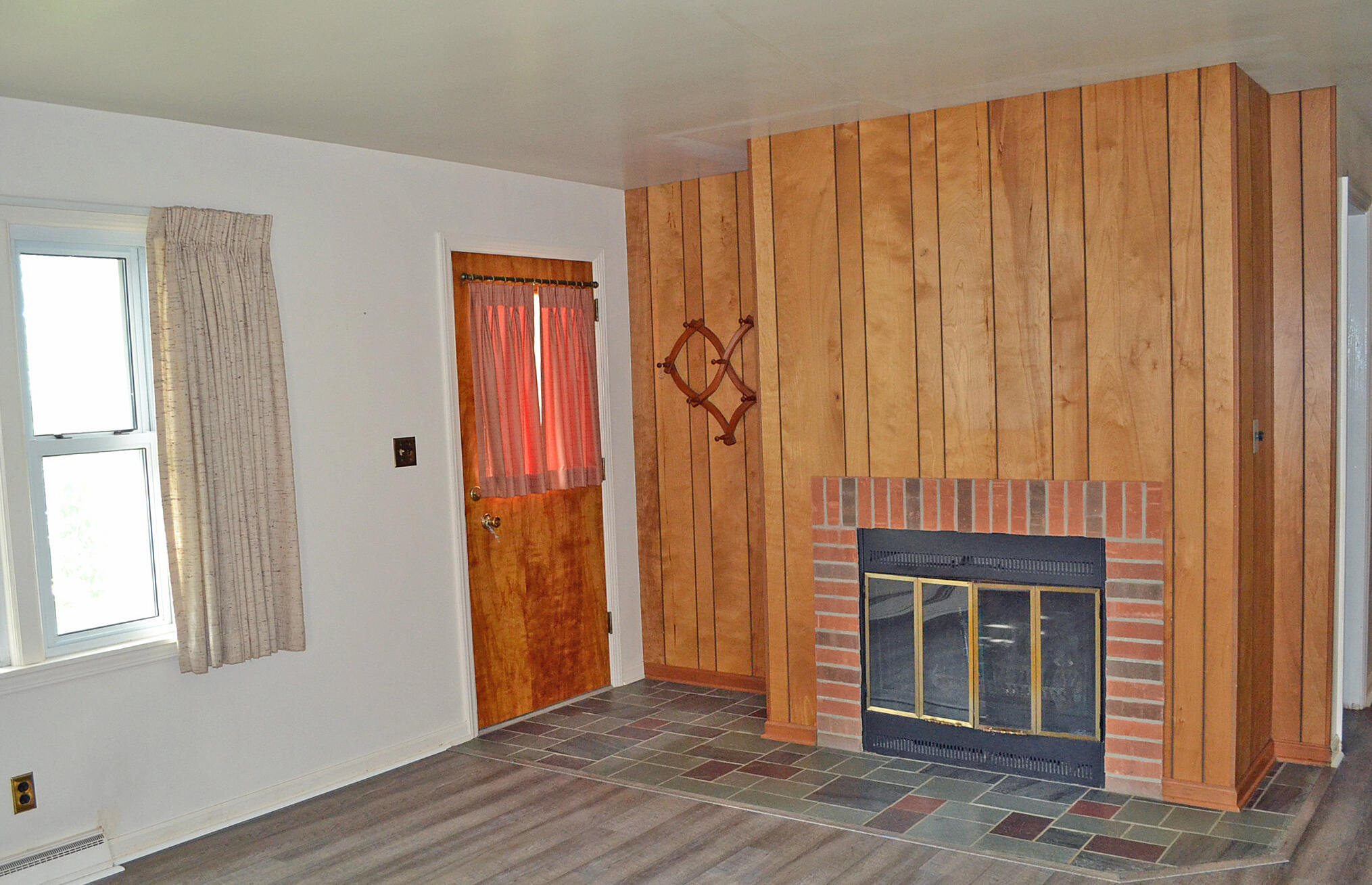 826 Yellowstone Road Valparaiso, IN 46385 - Photo 5 of 22 2029x1308