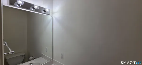 $1,950 | 20 Orchard Street, Unit 112, Brookfield, CT 06804