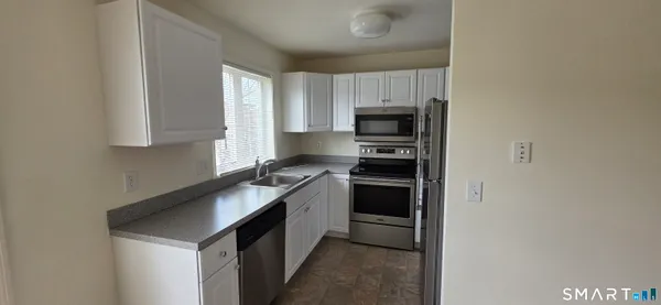 $1,950 | 20 Orchard Street, Unit 112, Brookfield, CT 06804