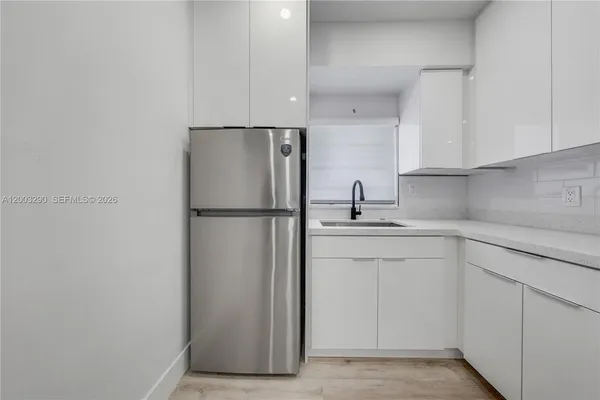 $2,200 | 2464 Southwest 22nd Street, Unit 5, Miami, FL 33145