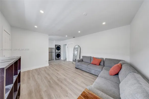 $2,200 | 2464 Southwest 22nd Street, Unit 5, Miami, FL 33145