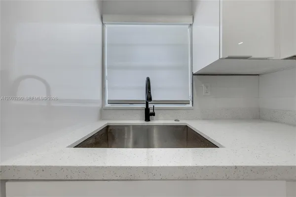 $2,200 | 2464 Southwest 22nd Street, Unit 5, Miami, FL 33145