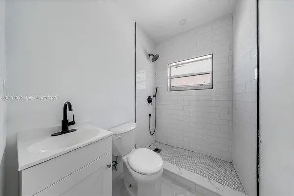 $2,200 | 2464 Southwest 22nd Street, Unit 5, Miami, FL 33145