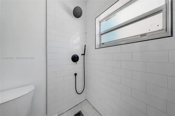 $2,200 | 2464 Southwest 22nd Street, Unit 5, Miami, FL 33145