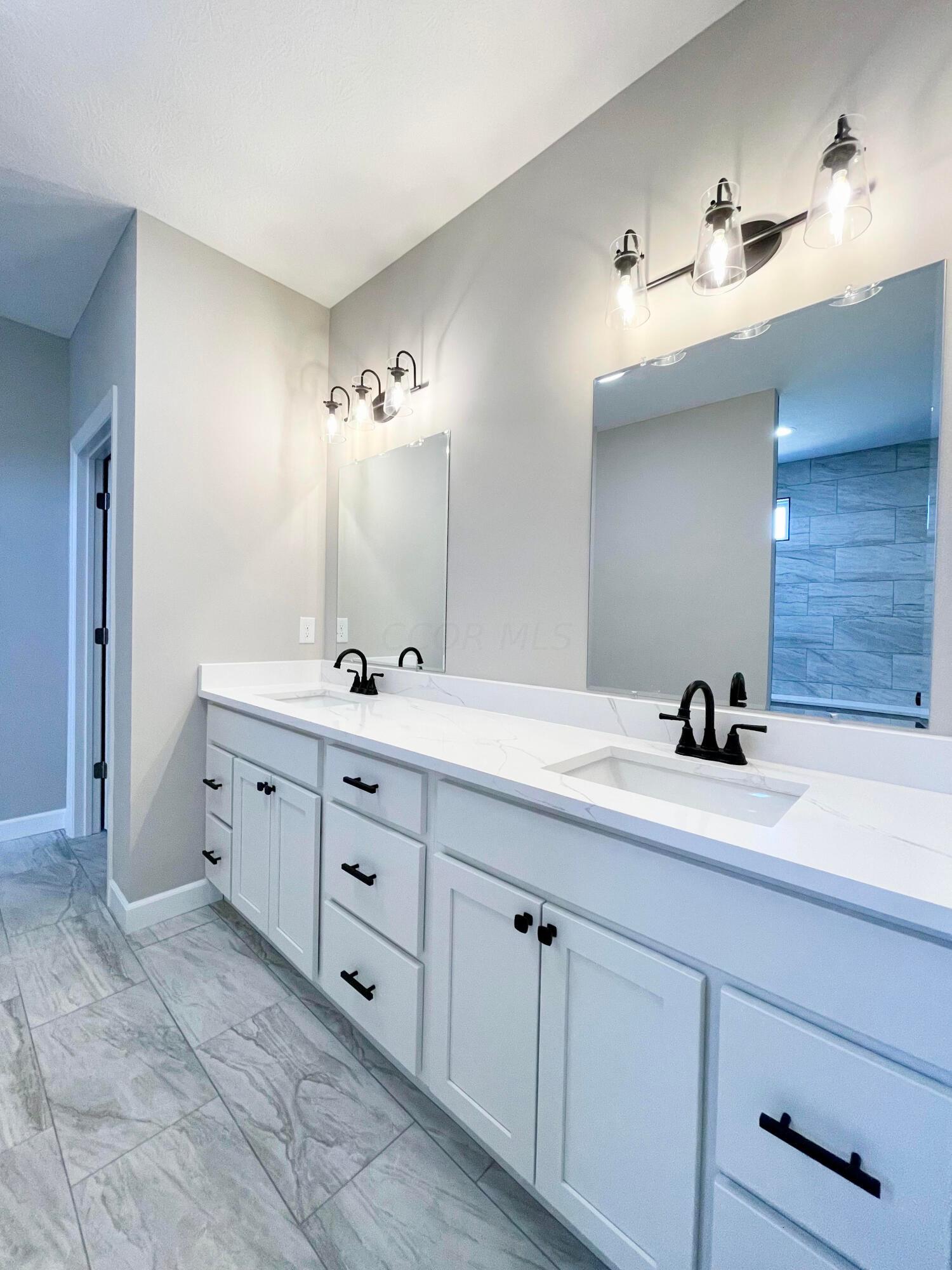 715 Colby Way Newark, OH 43055 - Photo 4 of 5 4