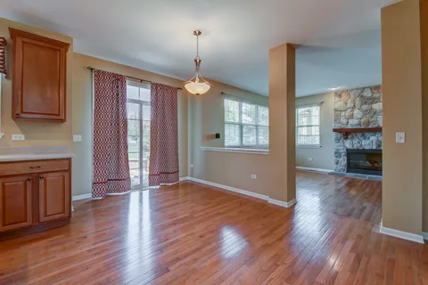 $4,000 | 860 Spring Creek Circle, Naperville, IL 60565