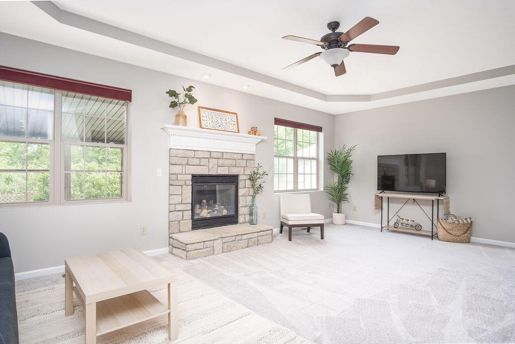 7880 Lancaster-Circleville Road Southwest Lancaster, OH 43130 - Photo 10 of 49 Great Room