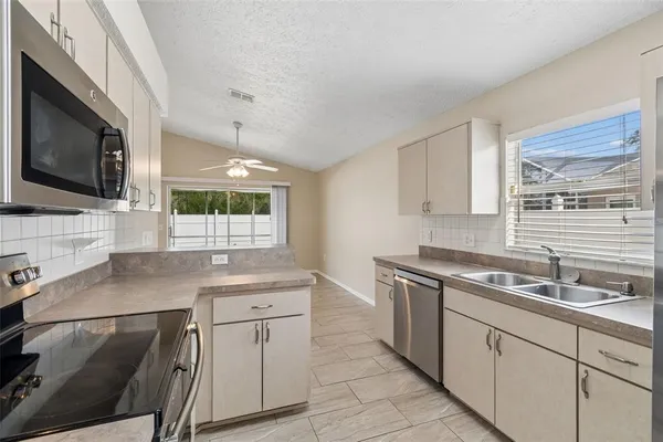 $1,965 | 7904 Floradora Drive, New Port Richey, FL 34654