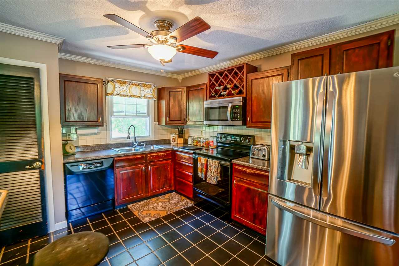 241 Whitehall Road Hooksett, NH 03106 - Photo 10 of 30 Gallery Image 10