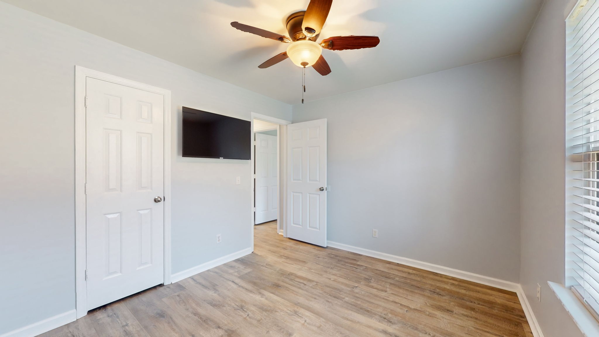 500 Sheath Circle Lebanon, TN 37087 - Photo 24 of 29 a view of a livingroom with a flat screen tv