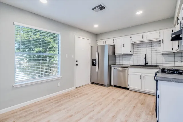 $1,990 | 13808 Lothian Drive, Pflugerville, TX 78660