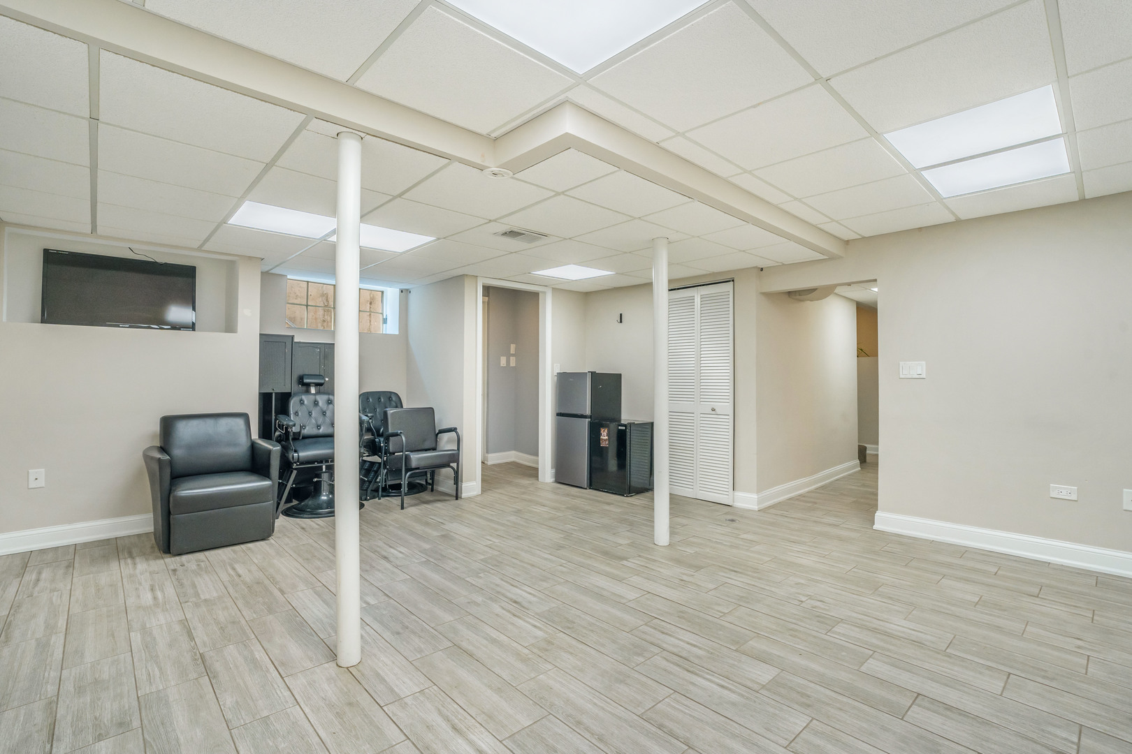 7510 Thomas Avenue Bridgeview, IL 60455 - Photo 19 of 25 a view of livingroom with furniture and wooden floor