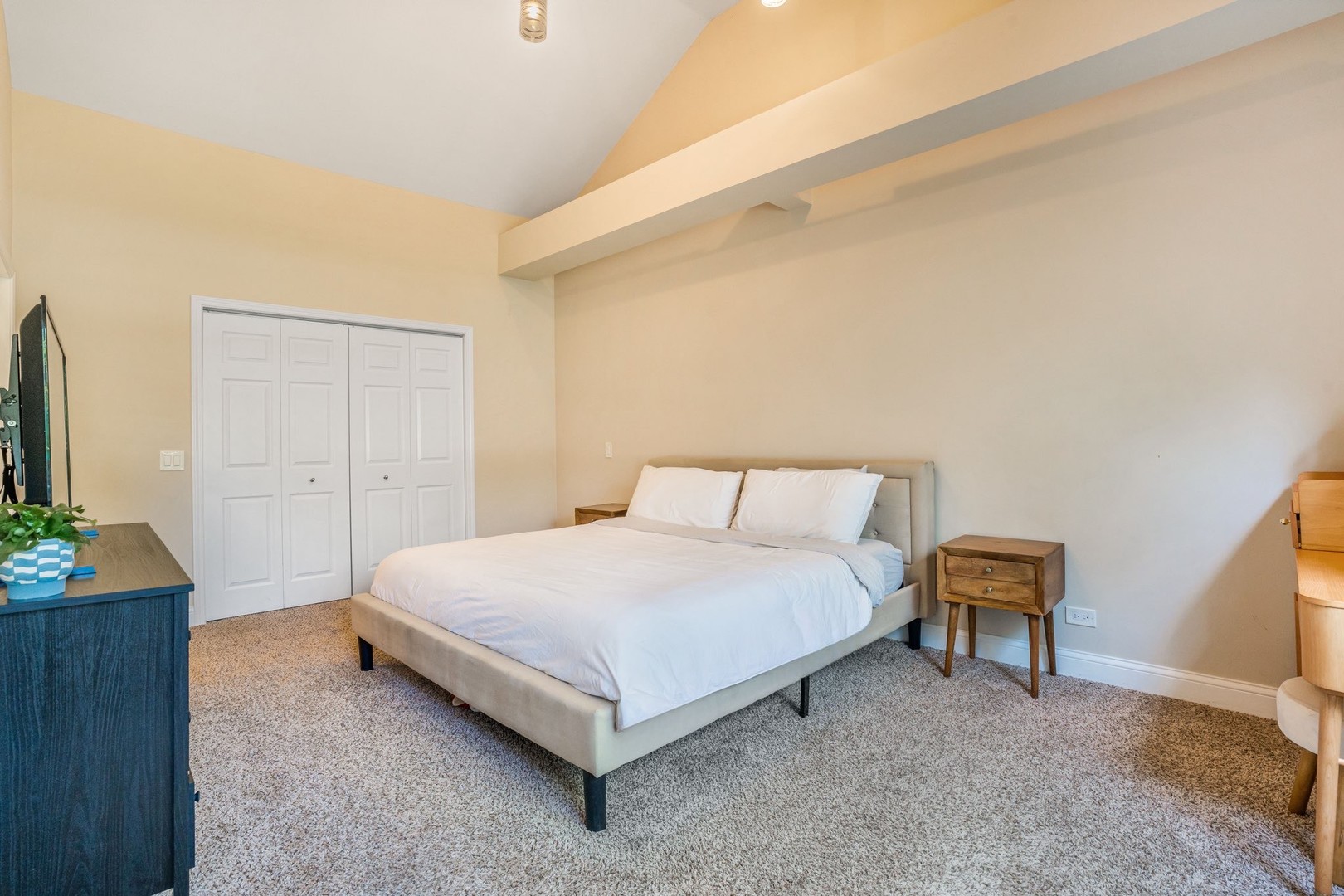 7510 Thomas Avenue Bridgeview, IL 60455 - Photo 9 of 25 a bedroom with a bed and a mirror