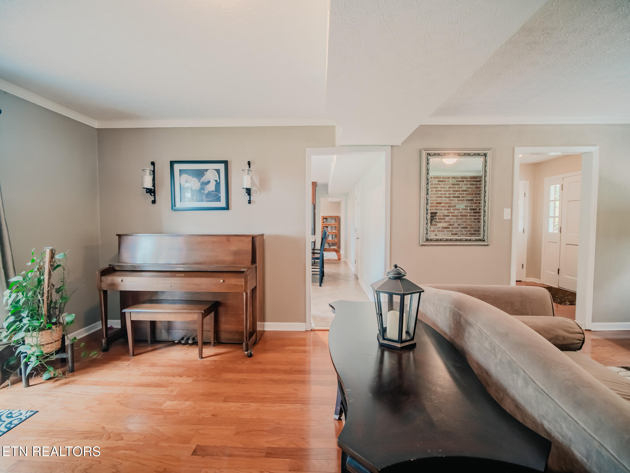 1107 Rain Tree Road Knoxville, TN 37923 - Photo 29 of 57 Living Room