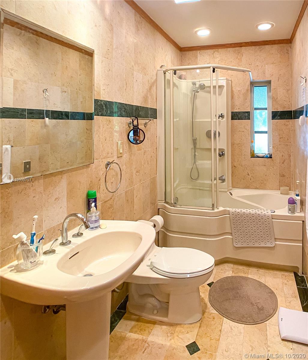 135 Southwest 25th Road Miami, FL 33129 - Photo 13 of 17